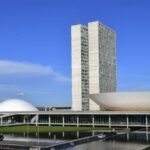 Congresso inicia semana com CPMI do INSS, mudanças no Imposto de Renda e debates sobre redes sociais