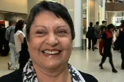 Morre Íris Lettieri, conhecida por ser a voz do Aeroporto do RJ
