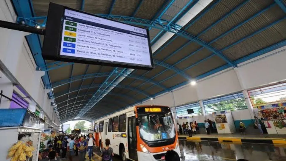 Nota: Prefeitura de Manaus garante acordo entre rodoviários e empresas de ônibus e evita greve do transporte público