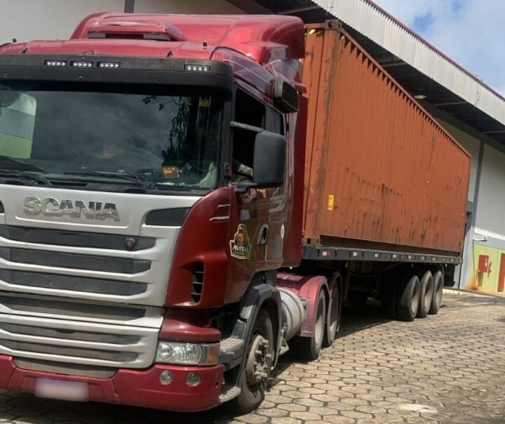 Polícia apreende sete veículos, sendo cinco com sinais de adulteração ou restrição por furto em Manaus