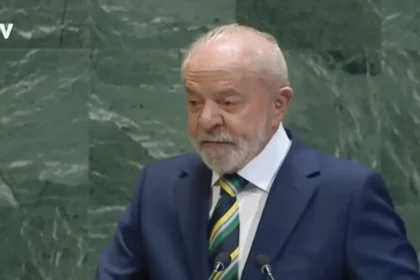 Lula diz que soberania é inegociável e repudia falsos patriotas