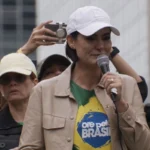 "Não têm sido dias fáceis”, diz Michelle Bolsonaro sobre prisão domiciliar de ex-presidente