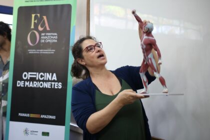Festival Amazonas de Ópera leva oficinas e espetáculos de marionetes para escolas da rede pública