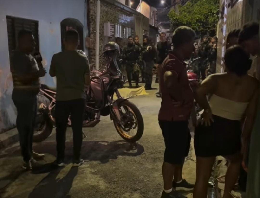 Homem é assassinado a tiros na frente da casa da família na Zona Leste de Manaus