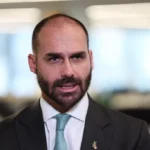 Motta notifica Eduardo Bolsonaro sobre processo de perda do mandato