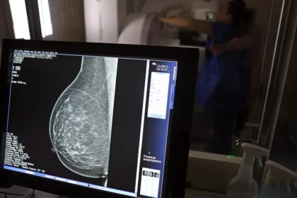 Outubro Rosa: como receber o auxílio-doença em tratamento de câncer