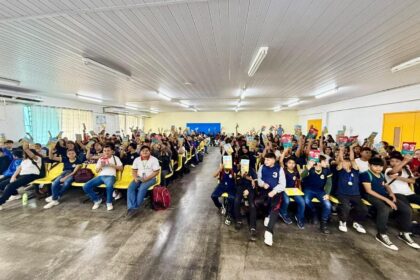 Ação educativa conscientiza estudantes sobre o combate à violência contra a pessoa idosa