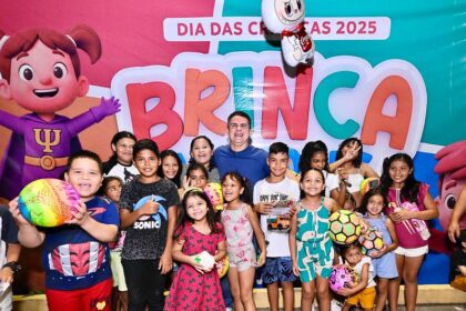 Prefeito David Almeida encerra Dia das Crianças com 120 mil pessoas no parque Gigantes da Floresta