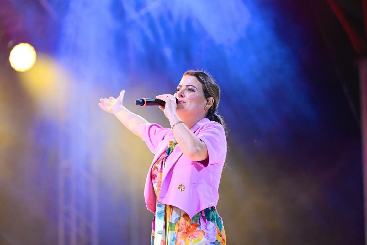 Manaus completa 356 anos com celebração gospel na Ponta Negra e show de Ana Paula Valadão