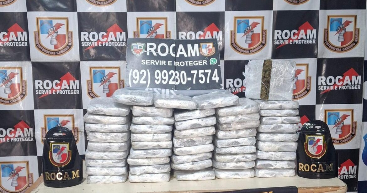 Polícia intercepta transporte e apreende 48 tabletes de drogas no porto de Coari