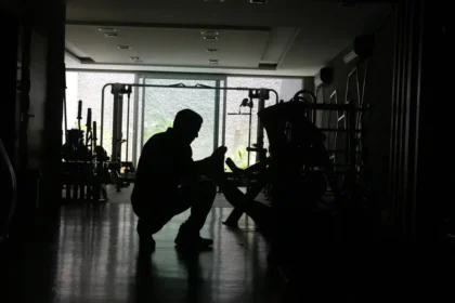 Incêndio em subestação provoca apagão na madrugada em todas as regiões