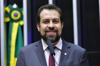 Boulos diz que colocará governo na rua, ouvindo demandas populares