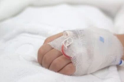 Menino de 9 anos é internado após comer balas oferecidas por desconhecido em shopping de SP