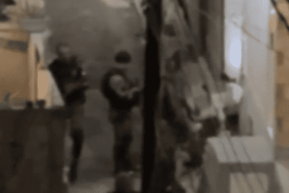 Vídeo: homem morre após troca de tiros com a polícia na Vila da Prata, em Manaus