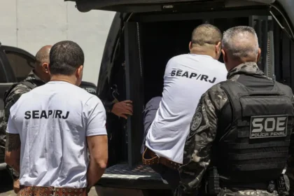 Chefes do Comando Vermelho são transferidos para presídios federais