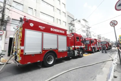 Explosão de galpão com fogos de artifício mata uma pessoa em São Paulo