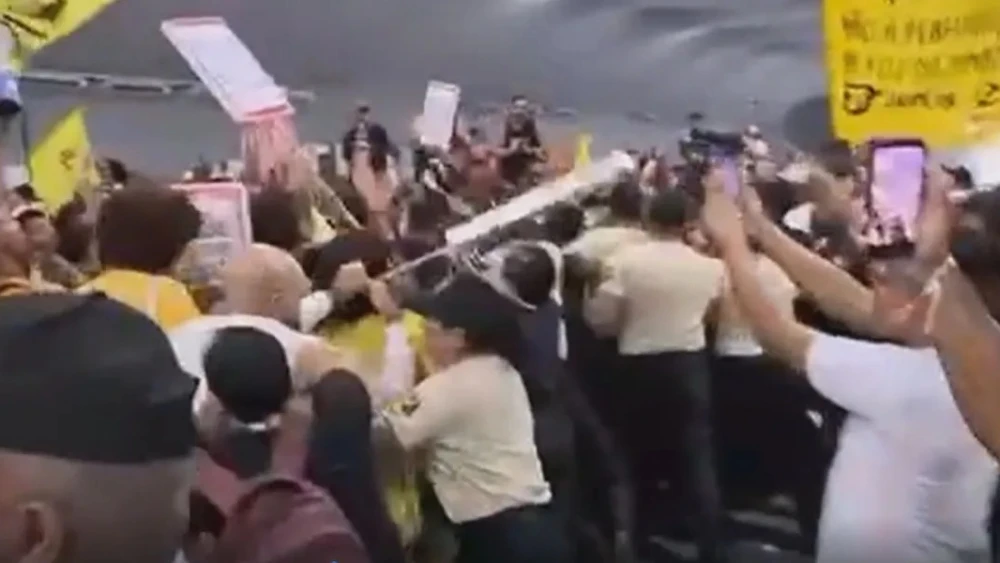 COP30: Manifestantes confrontam segurança para entrar em área restrita