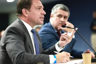 PSOL pede prisão de Ramagem após deputado ser visto em Miami