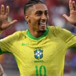 Brasileiro Raphinha é finalista do prêmio de melhor do mundo da Fifa