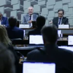 Comissão do Senado aprova isenção de IR para quem ganha até R$ 5 mil