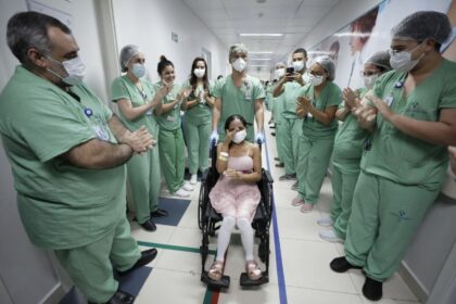 Em menos de 15 dias, paciente do primeiro transplante de fígado do Delphina Aziz recebe alta