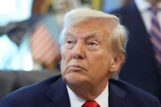 Trump diz em rede social que espaço aéreo da Venezuela está fechado