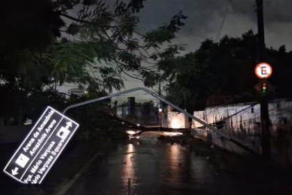 Manaus tem mais de 32 ocorrências devido às fortes chuvas na noite deste domingo (08)