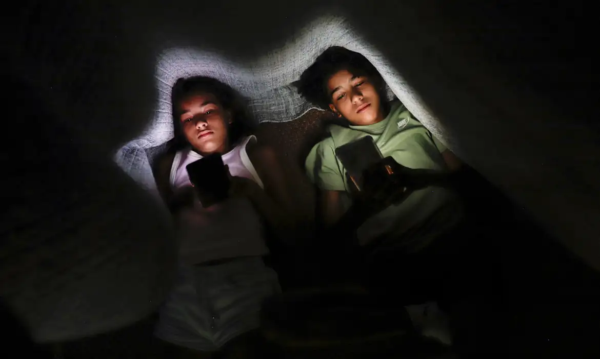 Acesso à internet na primeira infância mais do que dobrou desde 2015