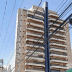 Menino de 4 anos sobrevive após cair do 10º andar de prédio