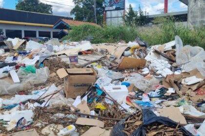 Prefeitura enfrenta descarte irregular de lixo com ação e educação ambiental em Manaus
