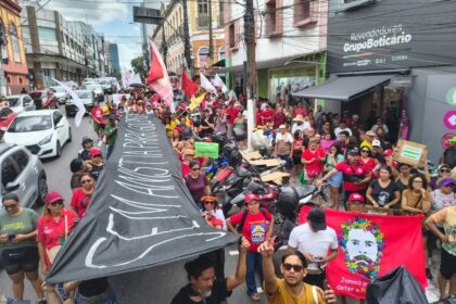 Manifestação em Manaus critica PL da Dosimetria que pode reduzir penas por atos golpistas