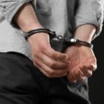 Filho é preso por ameaçar pais idosos, em Manaus