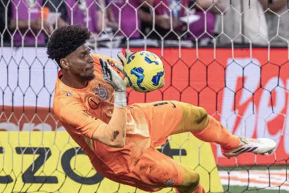 Corinthians e Vasco avançam nos pênaltis e decidem a Copa do Brasil