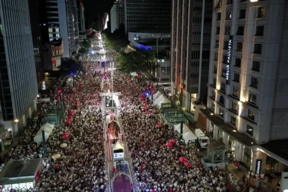 Réveillon na Avenida Paulista teve música e fogos silenciosos