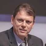 Moraes autoriza Tarcísio a visitar Bolsonaro na prisão na quinta-feira