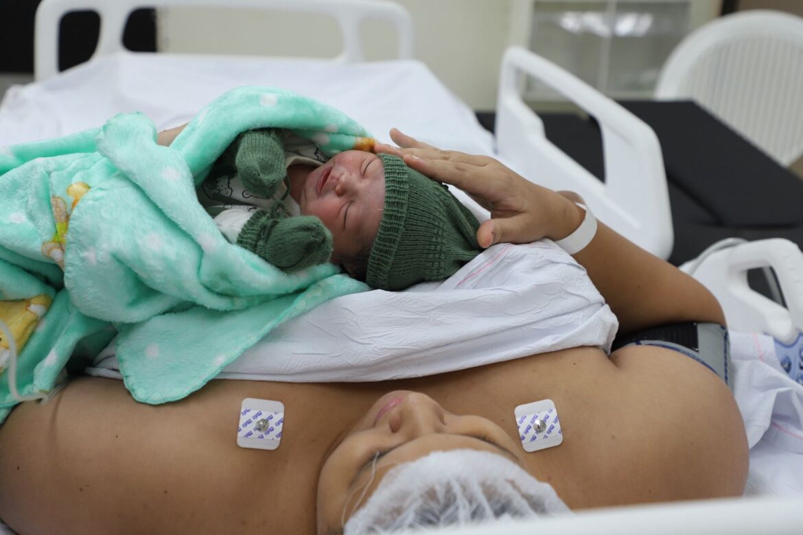 Instituto da Mulher Dona Lindu registra o parto do primeiro bebê de 2026