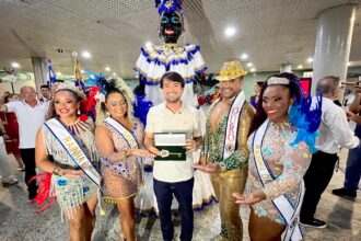 Chegada da Kamélia abre oficialmente o Carnaval 2026
