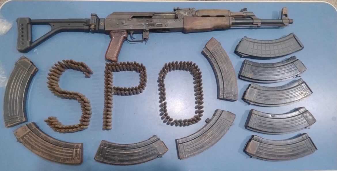 Homem é preso com fuzis e mais de 600 munições em lancha no interior do AM