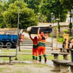 Prefeitura intensifica trabalho de limpeza na praça da Matriz após aumento do descarte irregular de lixo