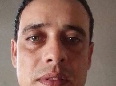 Polícia divulga imagem de homem procurado por tentativa de feminicídio contra a companheira