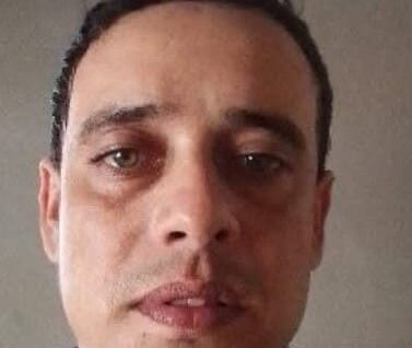 Polícia divulga imagem de homem procurado por tentativa de feminicídio contra a companheira