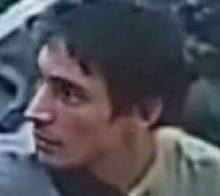 Polícia divulga imagem de homem procurado por invadir e furtar loja de automóveis no bairro Flores