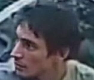 Polícia divulga imagem de homem procurado por invadir e furtar loja de automóveis no bairro Flores