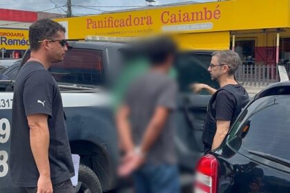 Homem é preso após tentar ma@tar companheira por causa de bebida, em Manaus