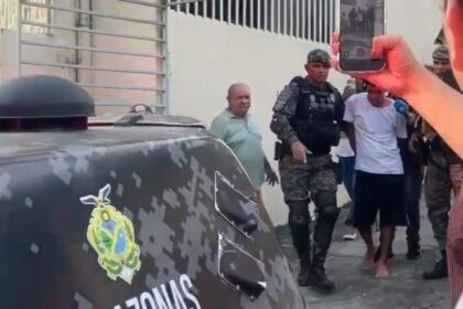 Filho mat@ a própria mãe com seis fac@das em Manaus