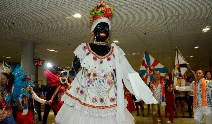Chegada de Kamélia marca abertura do Carnaval de Manaus neste sábado (3)