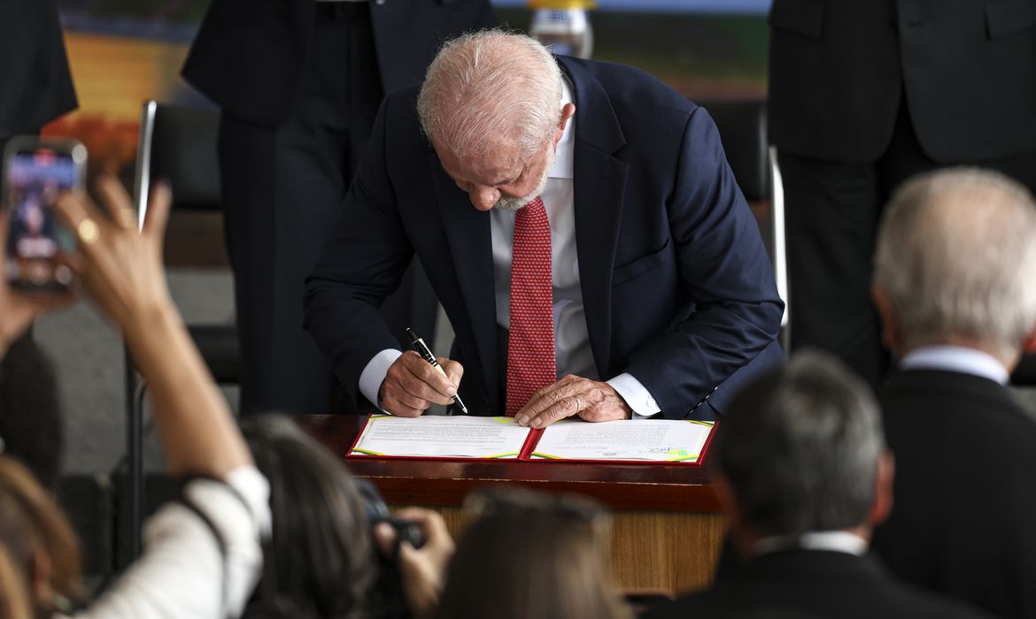 Lula veta integralmente PL da Dosimetria