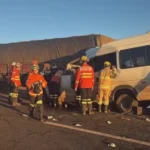 Colisão entre van e caminhão deixa 5 mortos no DF