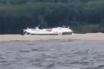 Vídeo registra momento em que lancha naufraga no Encontro das Águas