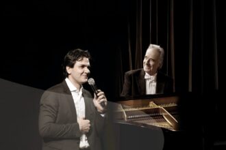 “O Pianista e o Poeta” inicia turnê nacional com estreia em Manaus